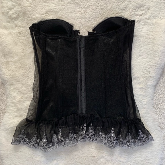 Beautiful Lingerie Corset Top - Picture 3 of 4